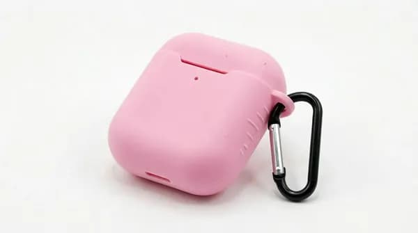Чехол для AirPods 1/2 нежно розовый, покрытие Soft Touch / чехол на аирподс 1/2 с карабином