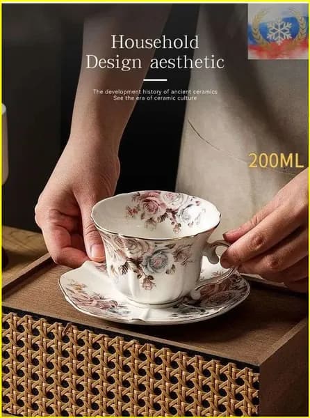 Эксклюзивный сервиз из фарфора Royal Albert, посвящённый старым английским розам, произведённый во второй половине XX столетия в Великобритании XHB