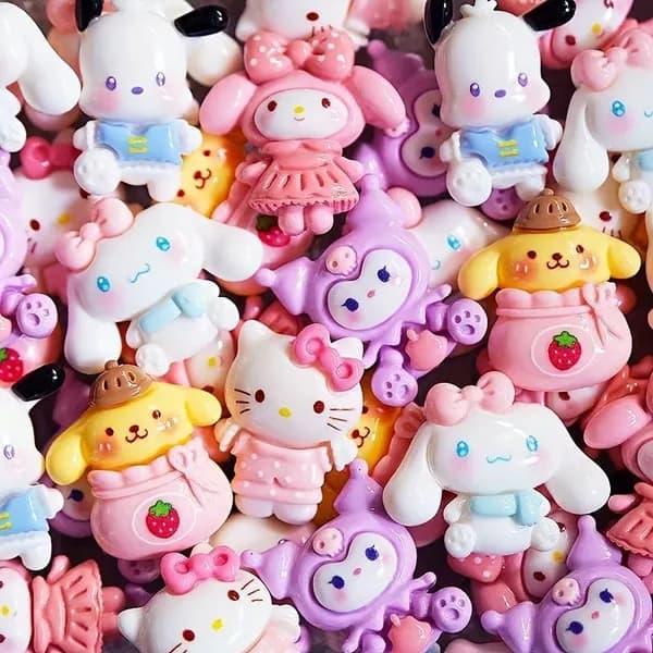 Набор 10 подвесок Sanrio: миниатюрные смоляные украшения для DIY декора и телефонов