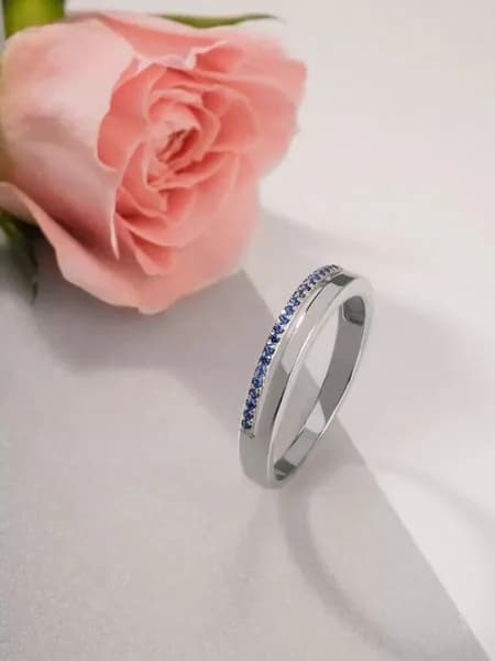 Кольцо женское серебряное 925 пробы с фианитами Дорожка