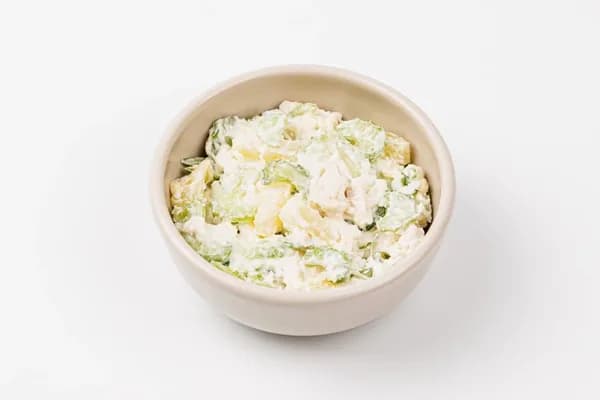 Салат с курицей, ананасами и сельдереем, 155 г