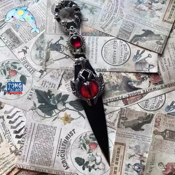 Готический декоративный кинжал длина рукояти 15 см, клинка 5 см