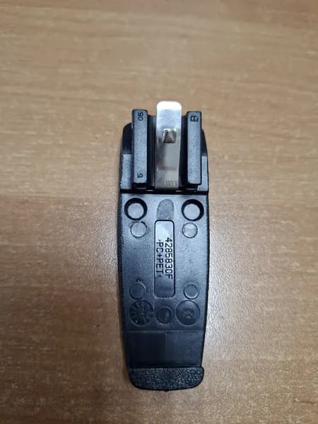 Крепление (прищепка) для радиостанций DP1400, CP140, CP040 (Китай)