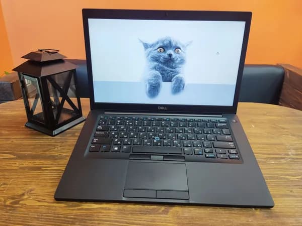 Dell Ноутбук 14", Intel Core i5-8350U, RAM 8 ГБ, SSD 256 ГБ, Intel UHD Graphics 620, Windows Pro, черный матовый, черный, Русская раскладка