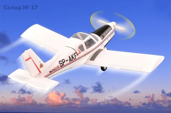 HOBBYBOSS 80299 1:72 Zlin Z-42Mсобранная модель самолета