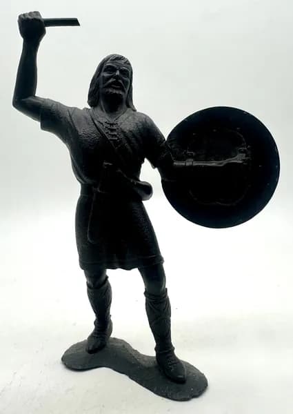 Игрушка фикурга СЛАВЯНСКИЙ ВОИН пластик СССР 1970-е гг