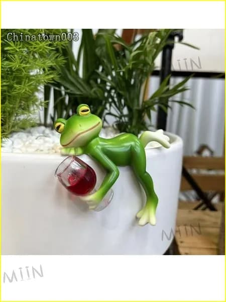 Фигурка садовая