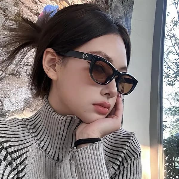 Очки солнцезащитные