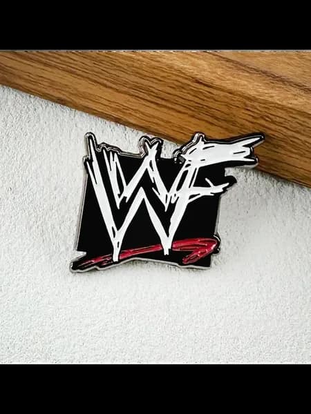 Эмалевая брошь WWE Классическая коллекция