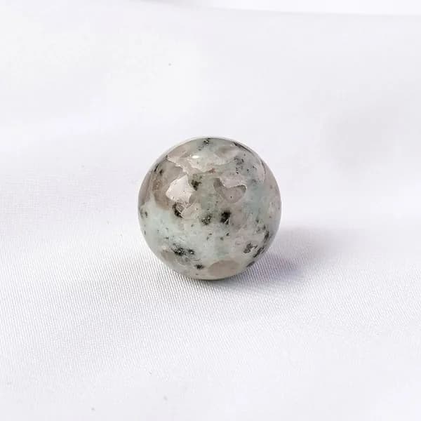 яйцо из натурального камня,2cm (1шт),оберег и декоративный минерал для массажа и медитации