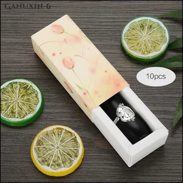 Бумажная коробка