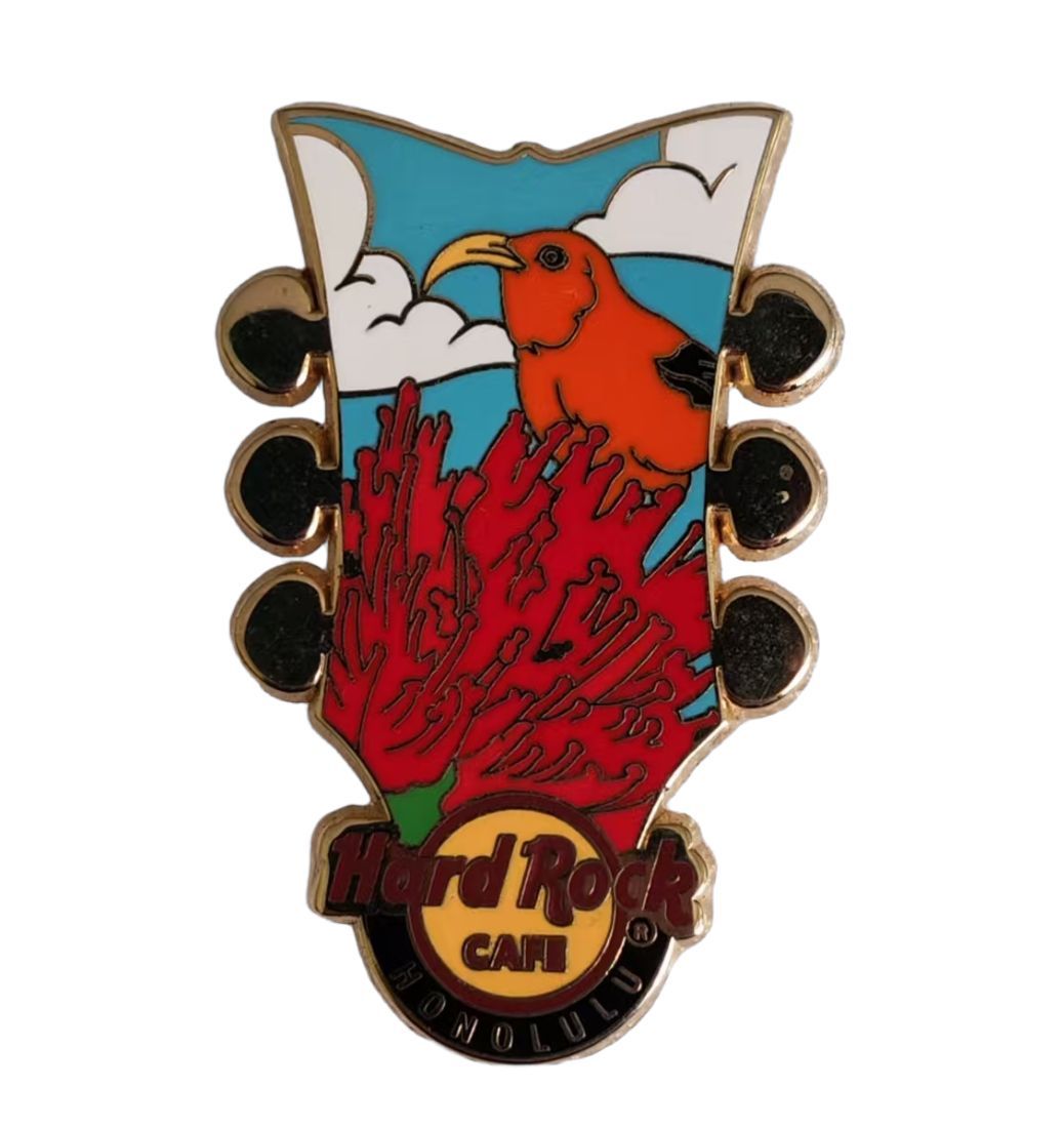 Значок Hard Rock Cafe Honolulu 'I'iwi Bird Guitar Head