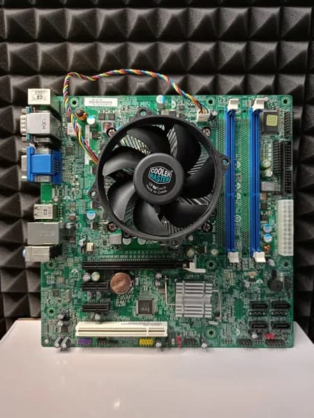 Материнская плата S1155 microATX ACER H61H2-AM V1.1 Чипсет -Intel H61. В комплекте с охлаждением Coler Master. Товар уцененный