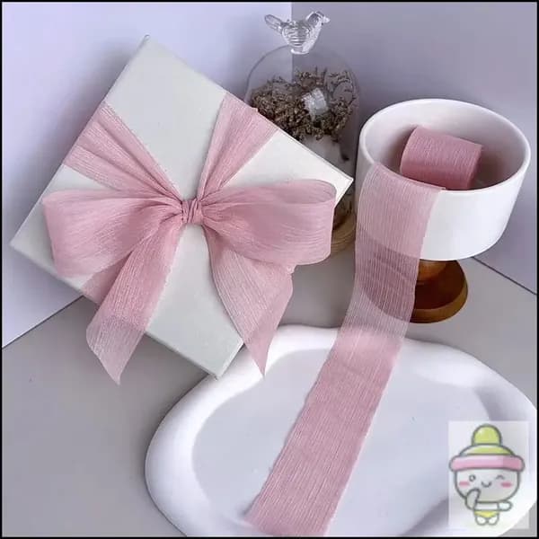 серебряная блестящая лента