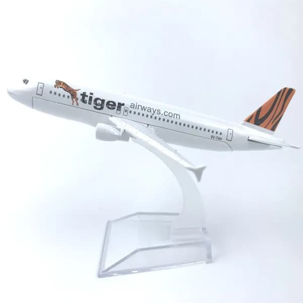 Remove / Металлическая модель самолета Airbus A320 Tigerair / авиация