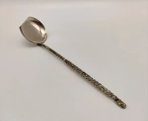 Винтажная салатная ложка с узорной ручкой и арнаментом. Мельхиор. СССР. 1970-1980 гг.