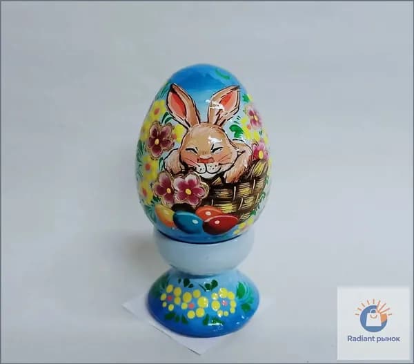 Популярное голубое пасхальное яйцо