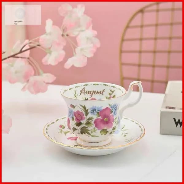 Чайная пора Royal Albert. Серия "Цветок луны&Англия Костяной фарфор. Клеймо 70-е годы. Сузуран в мае