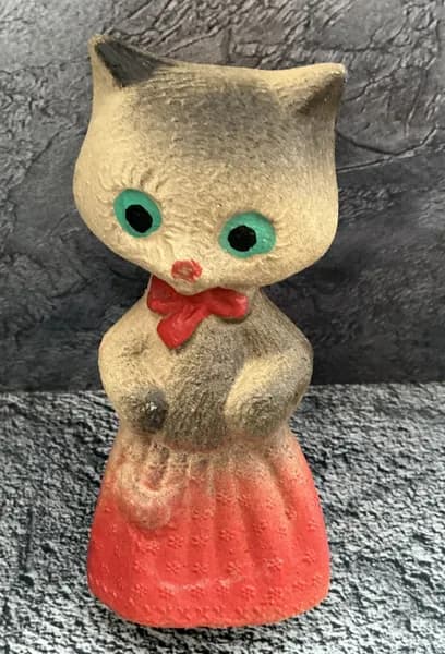 Винтажная резиновая игрушка СССР Кошечка