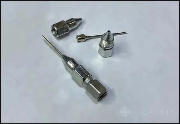 Наконечник для плунжерного шприца с иглой (насадка на шприц)
