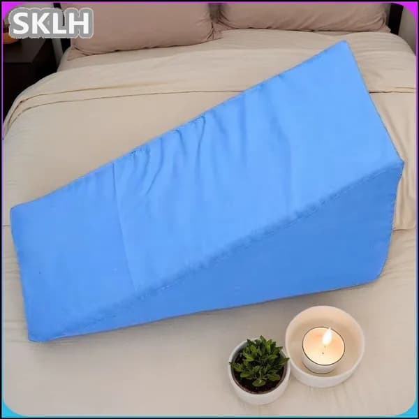 Синий столик для ухода за ногами