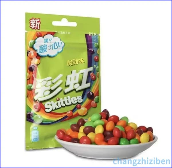 Сладости Skittles с необычным сочетанием цветов и фруктов в удобной упаковке
