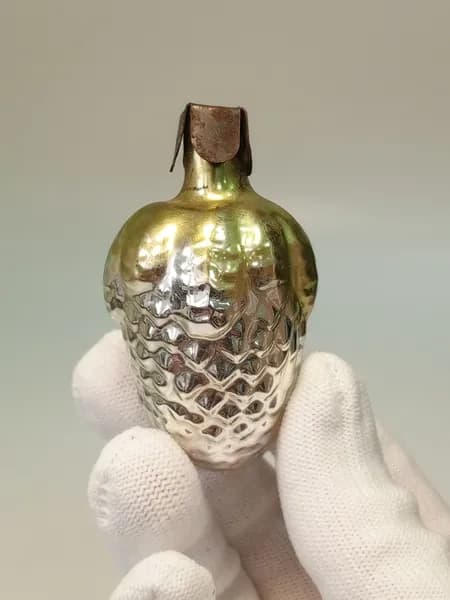 Советская ёлочная игрушка, Шишка на ветке, сделано в СССР.