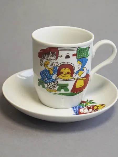 Винтажная детская чашка с блюдцем "Колобок". Дулево, Россия, 1990-2000 (объем: 200 мл). Т2