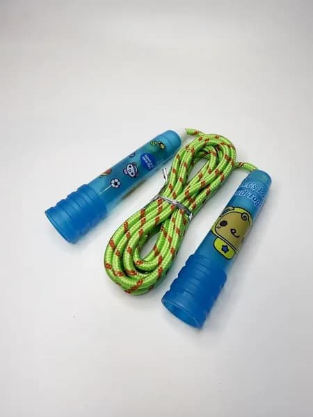 Скакалка нейлоновая с пластиковыми ручками
