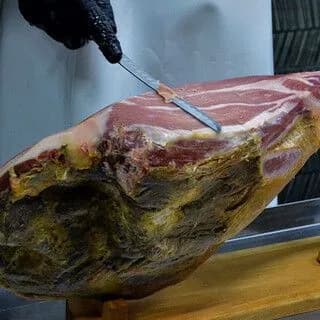 Хамон 9 кг Вяленое мясо (без подставки) Выдержка 12 мес.
