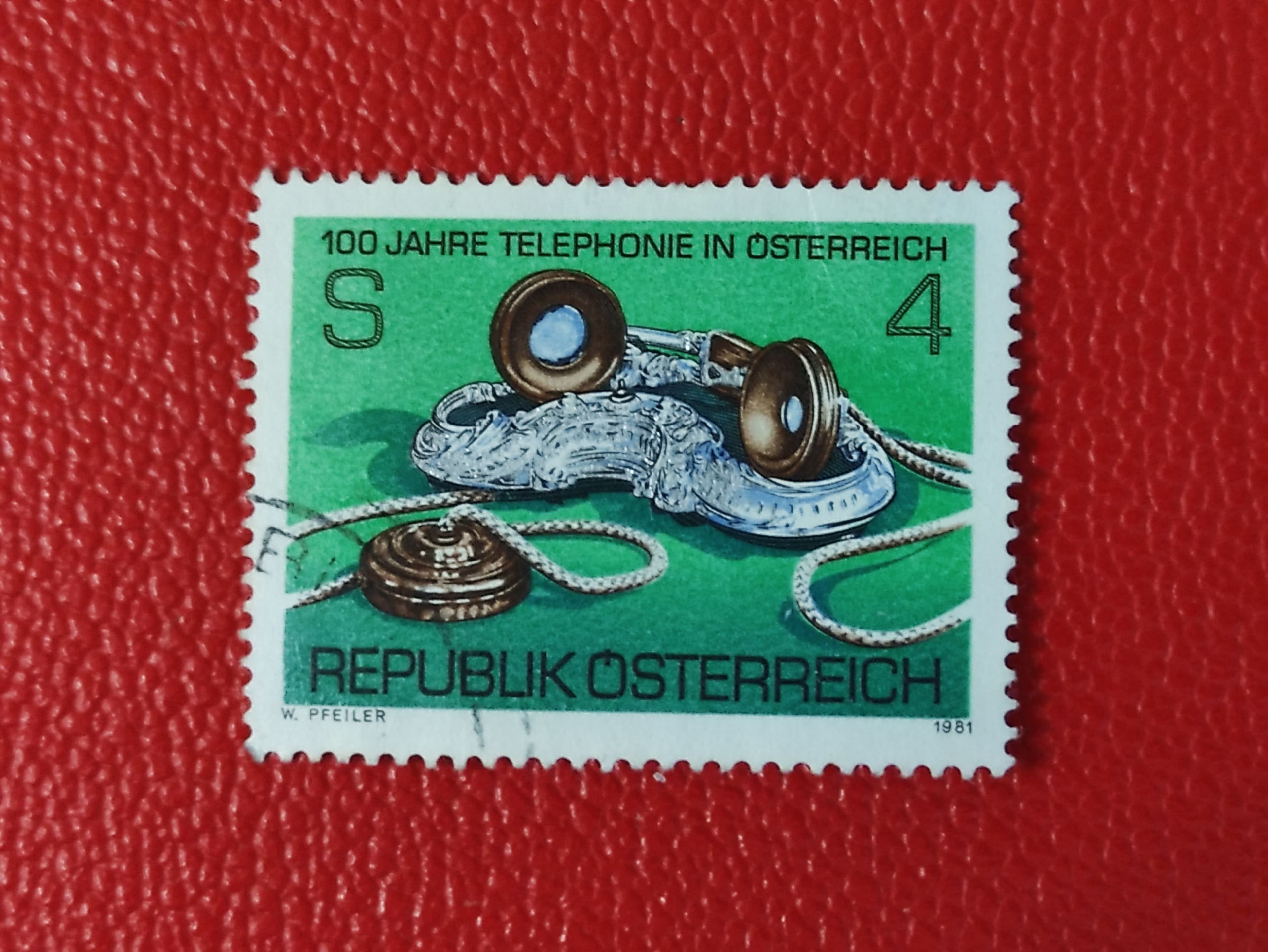 Марки Австрия 1981. Серия: "100-летие австрийской телефонии". Гашение. MNH - см. фото