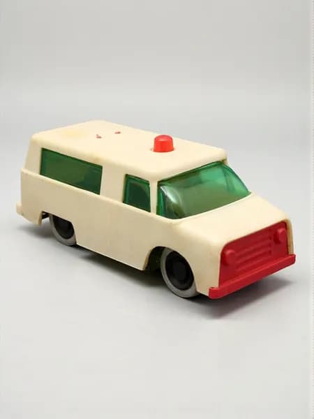 Советская детская игрушка "Автофургон с мигалкой", пластмасса, 1980-е годы, СССР