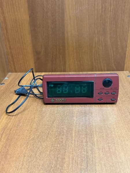 Часы будильник электронные "Кварц-025" Интеграл пломбы целы! в ремонт!
