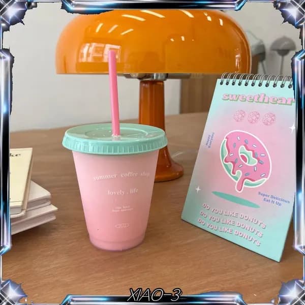 Пластиковая чашка для воды Небольшая летняя кофейня