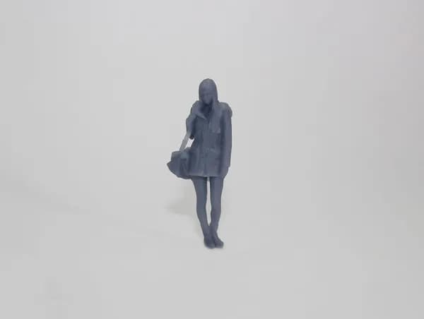 Оля. Фигурка в масштабе 1:43 для диорам и макетов. Высота фигурки 4 см.