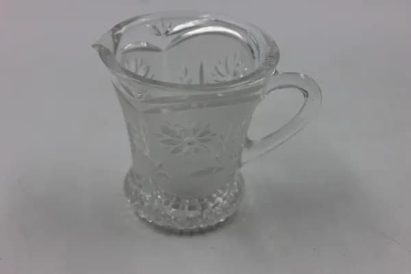Сливочник, молочник. Стекло? Хрусталь? Из СССР