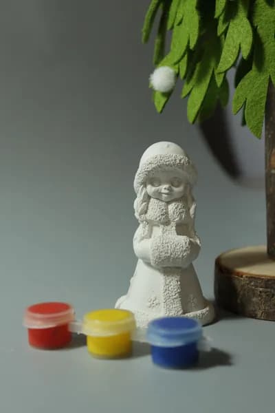 Фигурка из гипса для раскрашивания "Снегурочка", высота 7,4 см + краска (3 цвета)