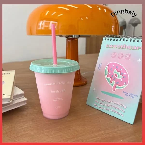 Пластиковая чашка для воды Небольшая летняя кофейня