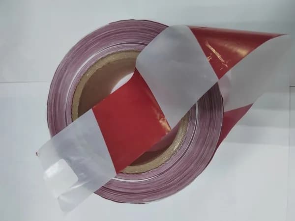 Сигнальная лента оградительная красно-белая 50мм*200м. 35 мкм