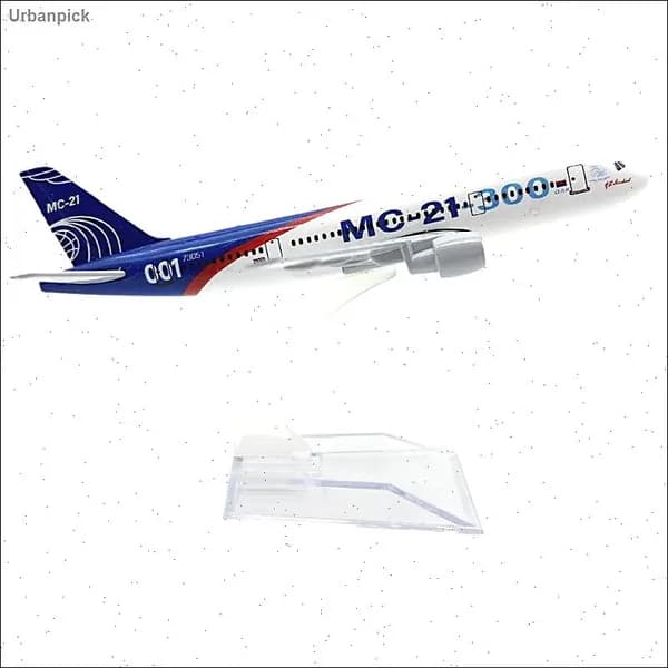 Модель российского MC-21 самолета