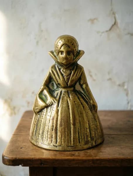 Колокольчик латунный винтажный миниатюр, Декоративный колокол-фигурка 6 см, Винтажная латунь, Без язычка, Не звенит