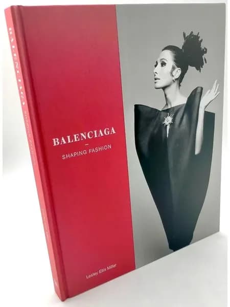 Balenciaga Shaping Fashion высокая мода