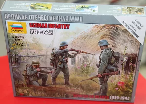 Сборная модель 1:72 Звезда 6105 Немецкая пехота 1939-1942гг Сборка без клея