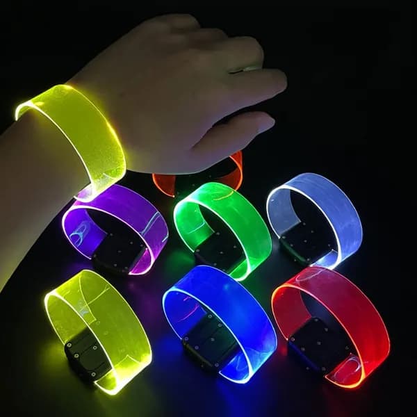 Светодиодный браслет, Реквизит, бутафория карнавальная, LED, Магнитная, 1 шт.