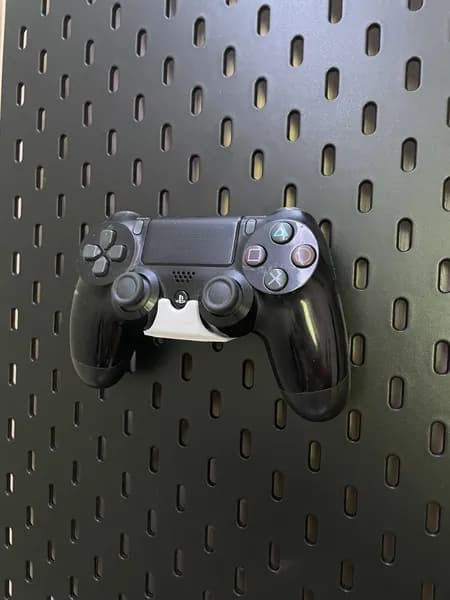 Держатель на панель Ikea Skadis для контроллера Playstation 4 DualShock