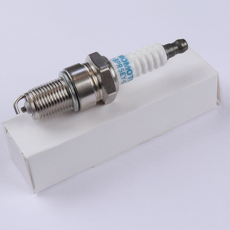 Свеча зажигания Sumomoto SM-BPR5EY-11 двигатель 7K-E; 3Y