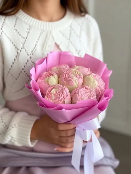 TDNebykovA Пионы Сладкий букет из конфет цветов бело-розовые, 7 шт