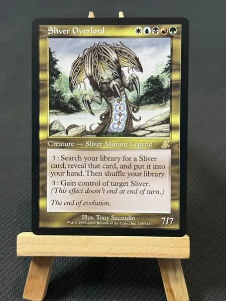Заголовок: Волшебство в твоих руках: Уникальная карта Magic: The Gathering (MTG) с защитным протектором в подарок!