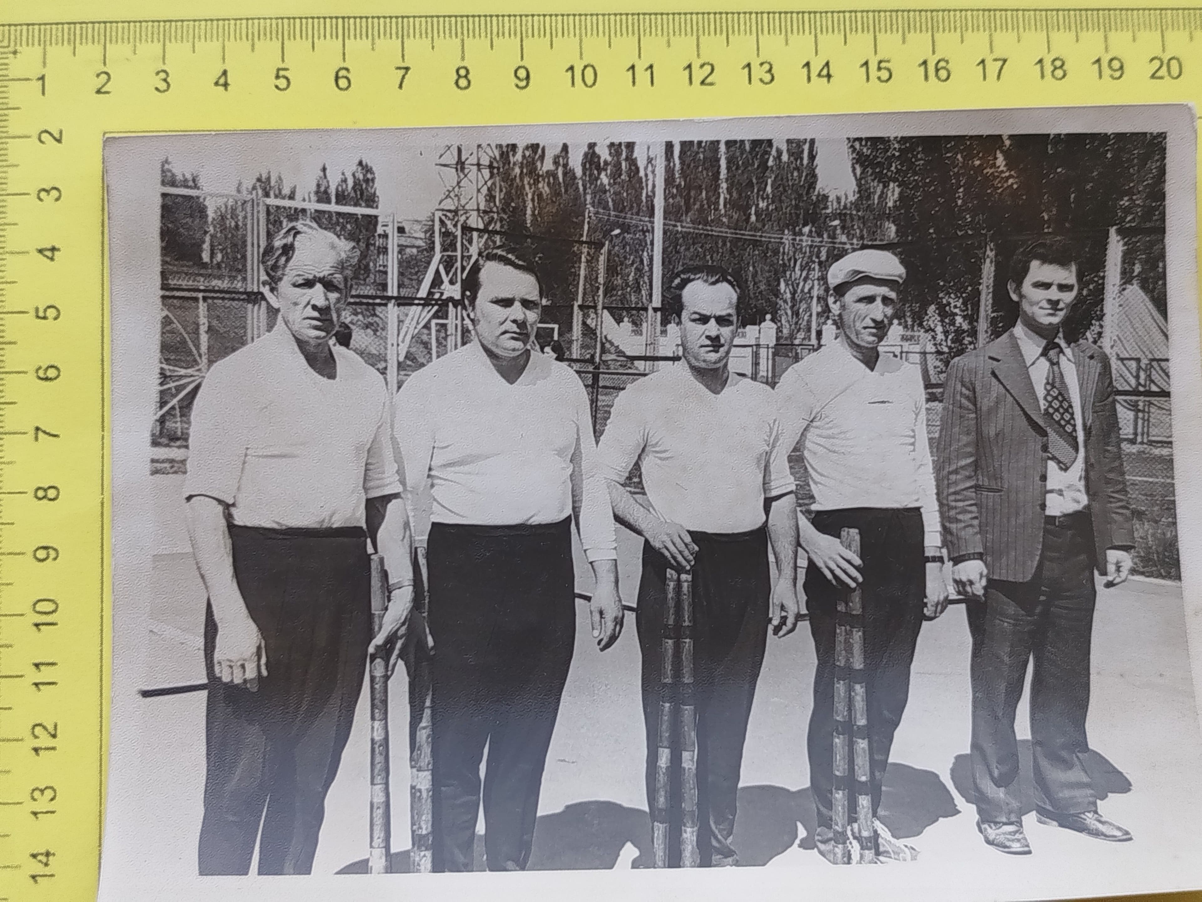 Фотография.1960-е. (Спортивная команда игра в городки .)