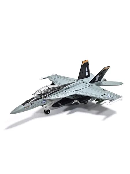 Модель военной техники: сборная модель истребителя F/A-18F, предварительно окрашенная и без клея, с подставкой.